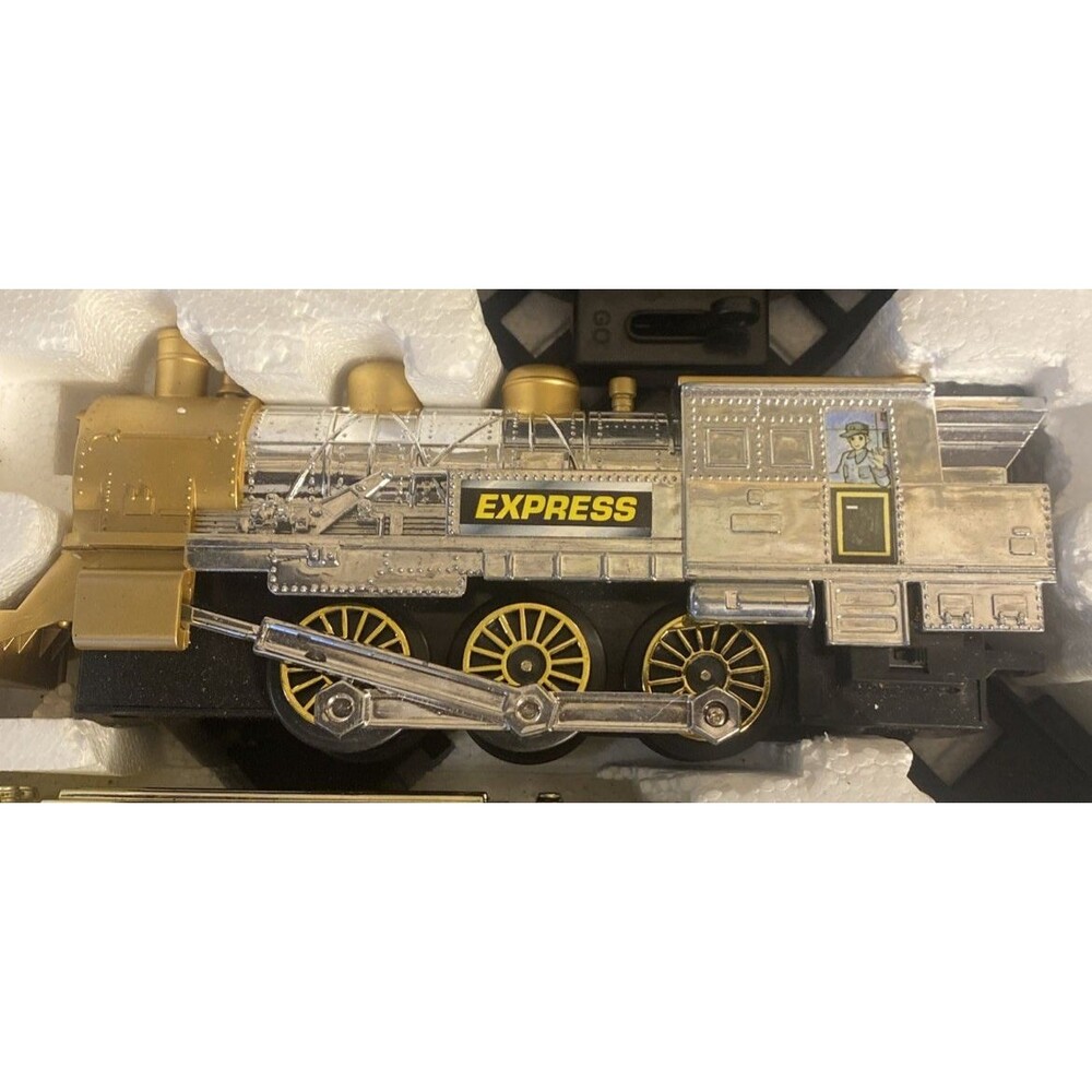 VTG QVC Union Express Train Sets w/ Engine, Cars and Track Tested Works - Picture 2 of 10